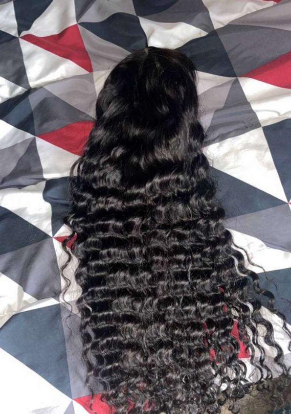The hair is very nice with a nice curl pattern, and I received the product very quickly. It sheds very little and doesn't tangle at all. The length is accurate. Perfect.